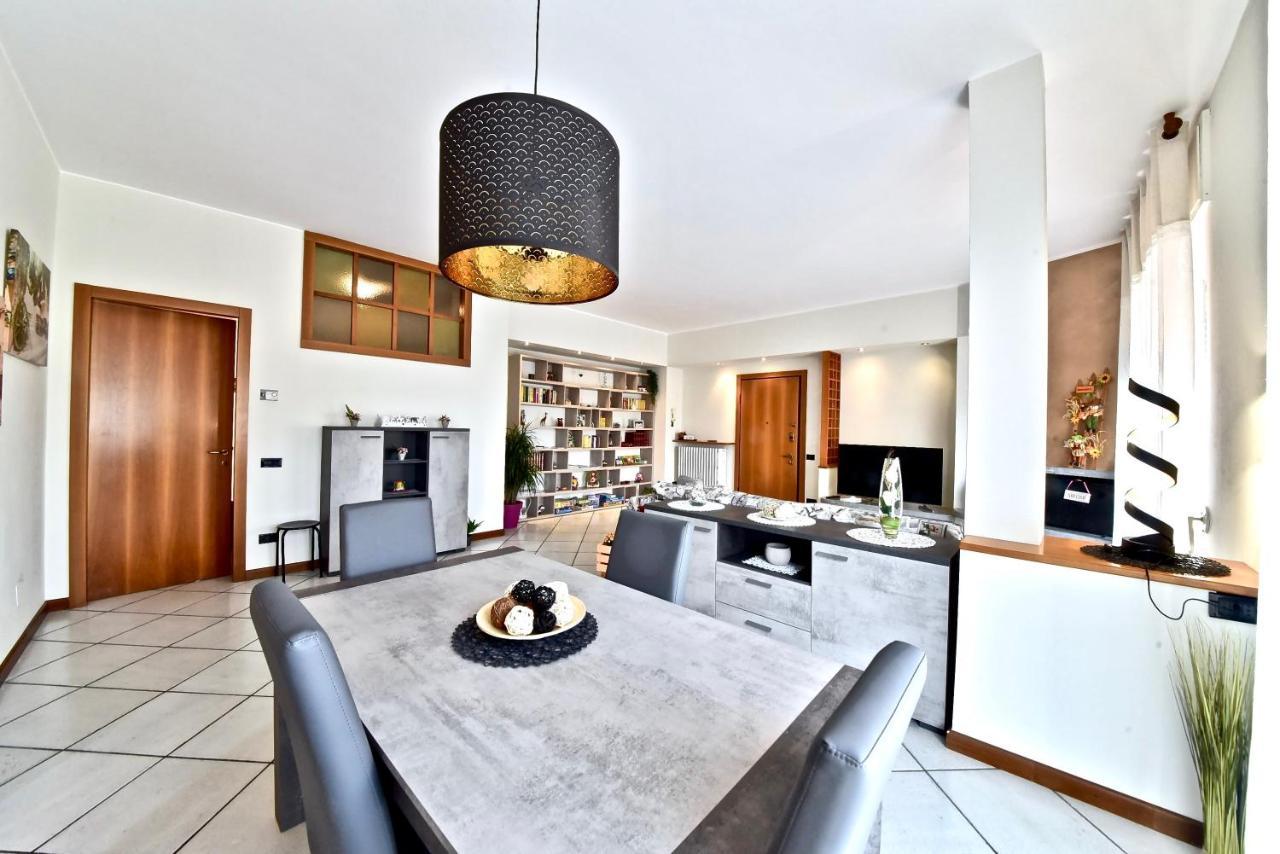 Modern Apartment Halfway Between Milan And Como Cogliate Экстерьер фото