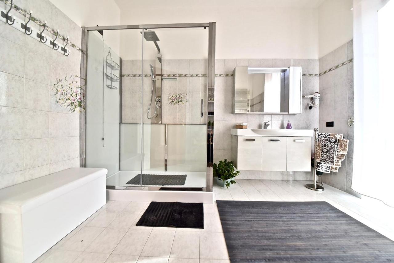 Modern Apartment Halfway Between Milan And Como Cogliate Экстерьер фото